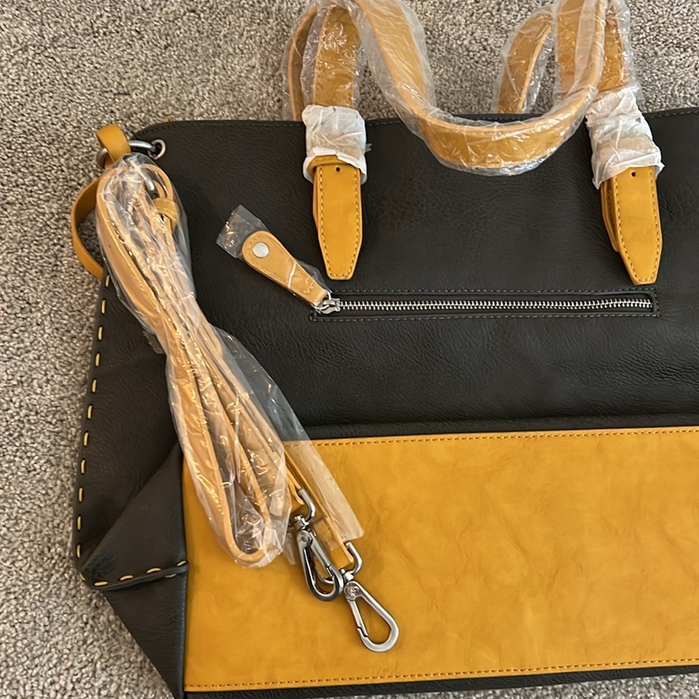 Shiraleah Chicago Tote Iron - Picture 9 of 10
